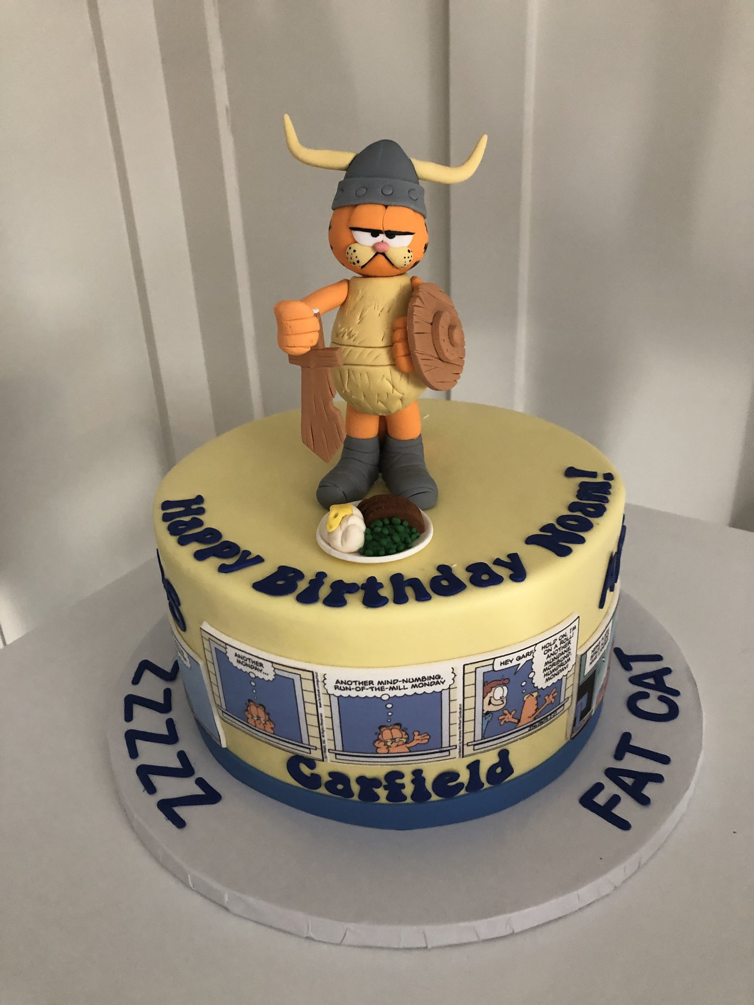 Garfield Viking birthday cake